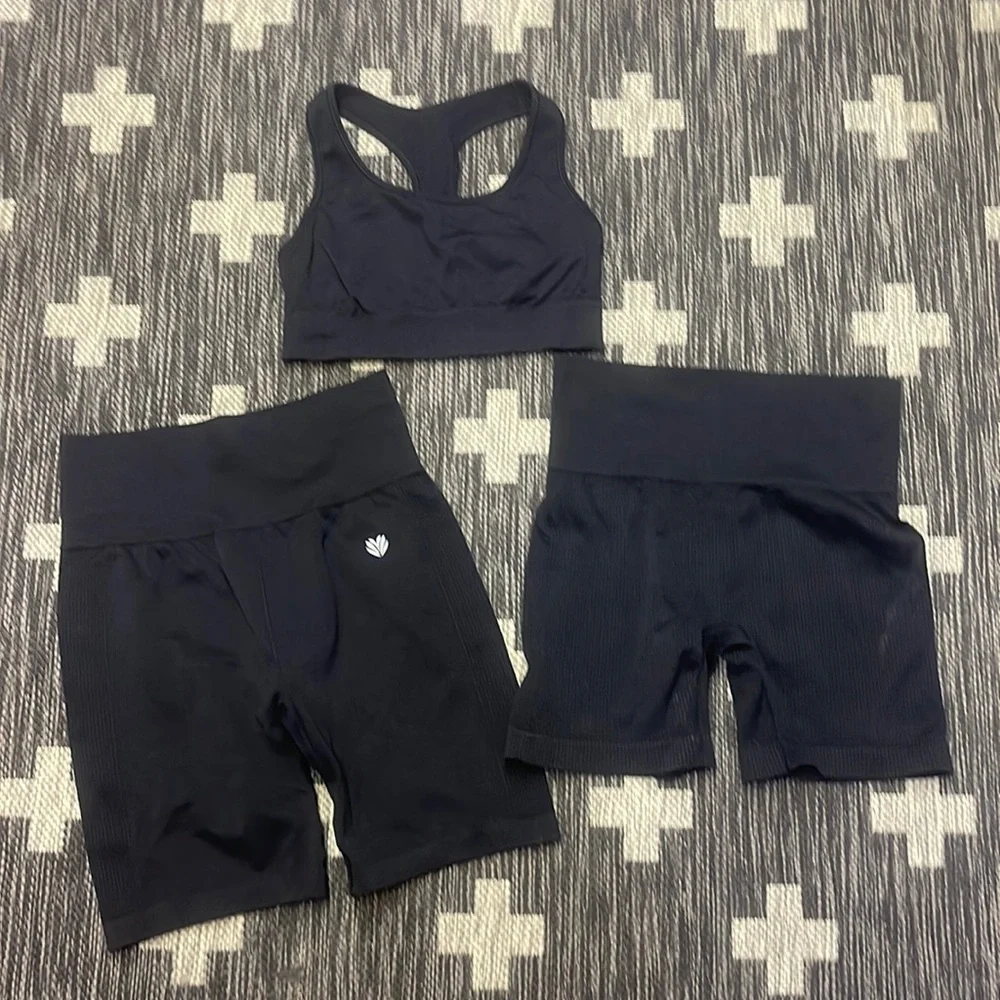 Bundle Medium Workout Shorts & Bralette - Picture 1 of 7